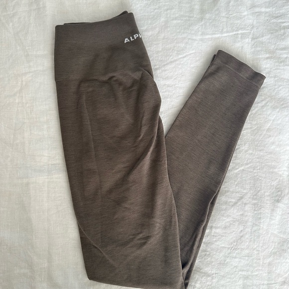 Alphalete Amplify - MOCHA - Medium - Picture 2 of 3